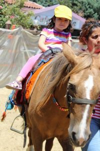 At Binme Yaz Okulu Küçükçekmece Sefaköy Cennet Tepeüstü Mahallesi Tatlı Çocuklar Anaokulu Kreş Yuva